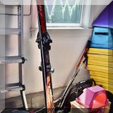 L17. Skis. 